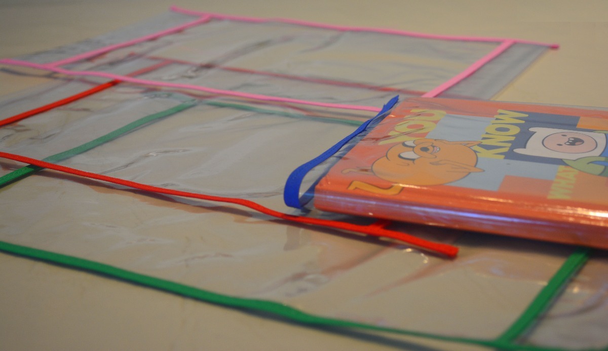 FUNDA PVC P/CUAD.ABC COSTURA COLOR